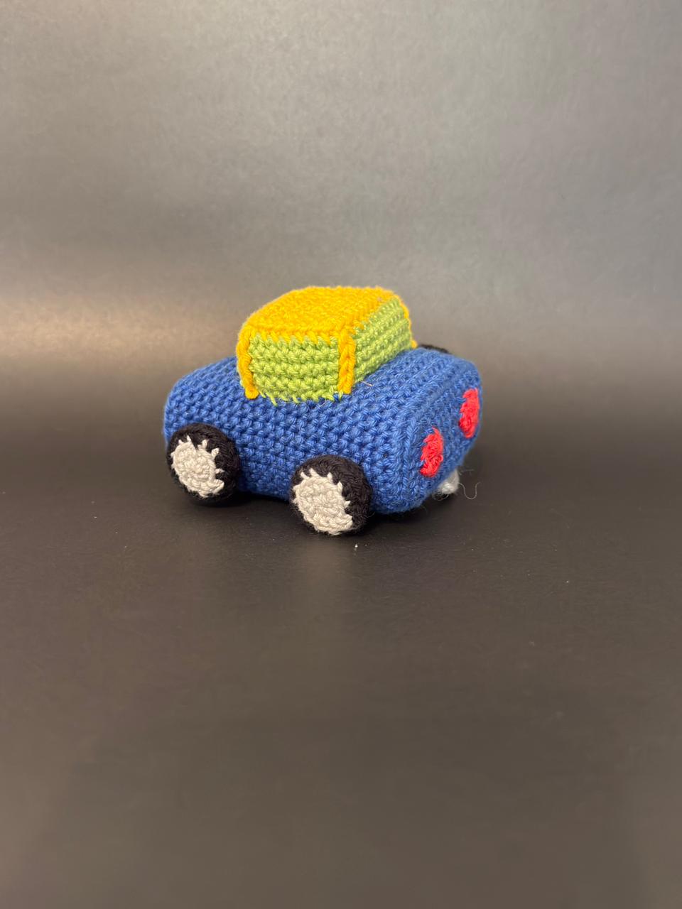 Autito tejido a crochet